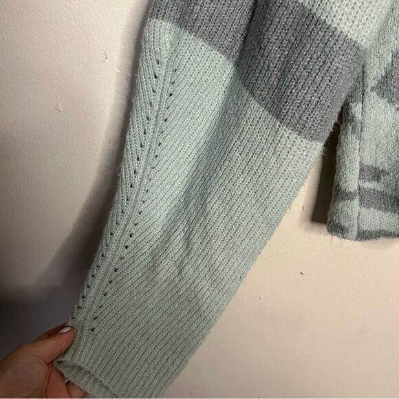 JOHN + JENN Finn Blue Leopard Printed Knit Sweater Size S - Picture 6 of 8